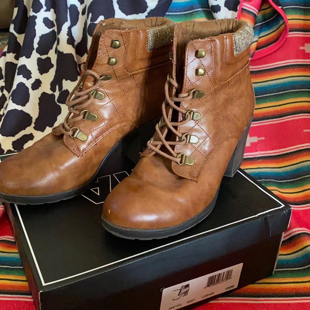 heeled booties